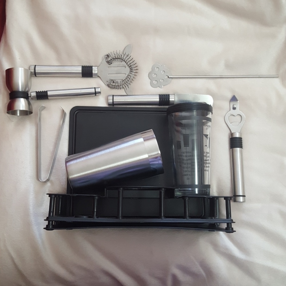 Cocktail mixing set